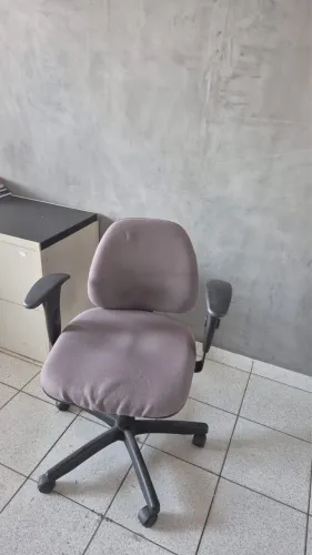 Cadeiras, porta balcão, microondas, mesa cal center