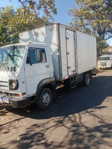 Volkswagen 8 150 baixo km