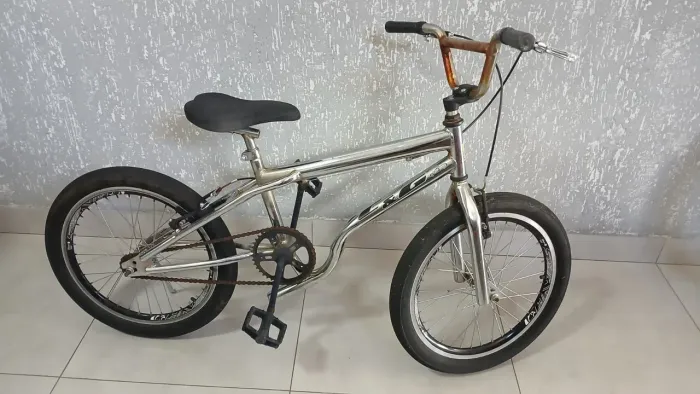 Bicicleta BMX GTS Aro 20 - Cromada | Pronta para uso