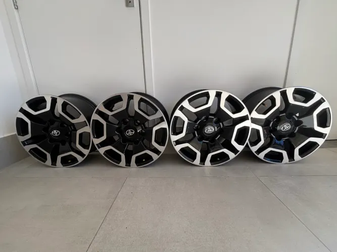 Jogo de rodas Hilux 