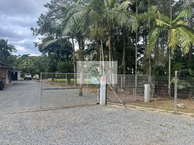 Propriedade rural com 22.400 m2, escriturada, com casa de 4 dormitorios, com riacho
