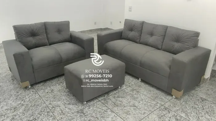 Sofá 2 e 3 assentos com Puff Suede de qualidade D33 Confortável Direto da Fábrica - Aprove