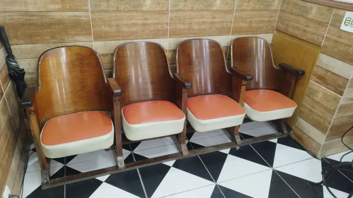 Longarina poltrona teatro/cinema