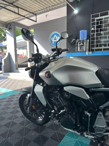 CB 1000R 2023