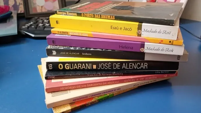 LIVROS PARADIDÁTICOS - $ 20,00 CADA