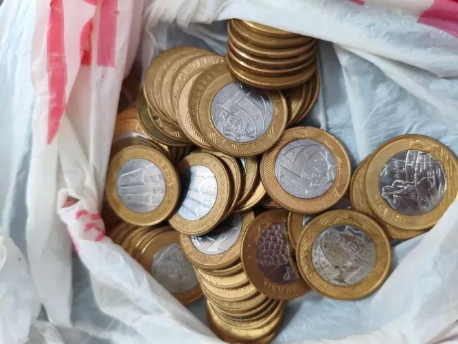 VARIAS MOEDAS PARA COLECIONADOR