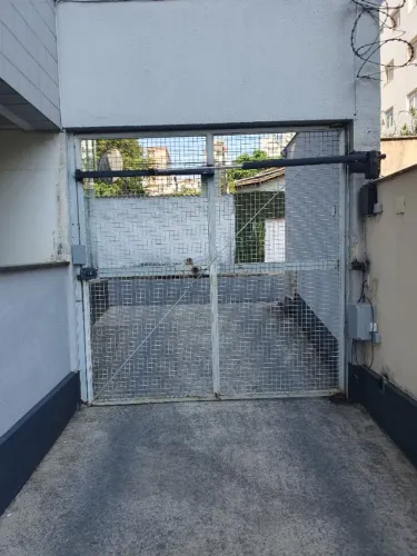 Portão de Garagem com motor, usado