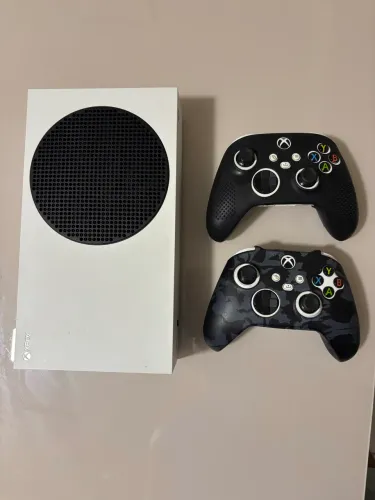 Xbox Series S 512GB + 2 Controles Originais
