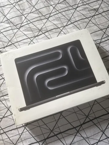 MacBook Pro M5  / 14?/ 24gb/  512gb - cinza espacial