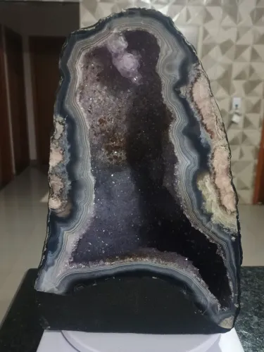 Capela de ametista com muitas inclusoes, a capela mais linda que verás hj.