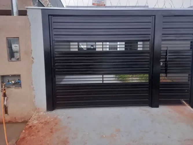 Vendo uma casa recém construídas no Norte Park