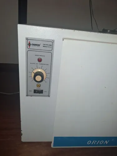 Estufa secadora e esterilizadora