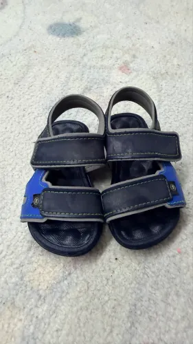 Sapatos infantis tamanho 20-21