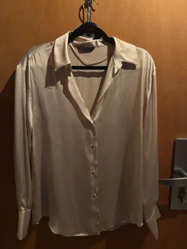 Camisa de seda zara  cor champanhe (tamanho s)