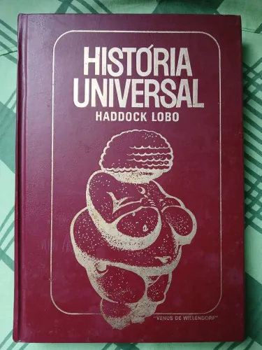 Livro usado disponível para a venda.