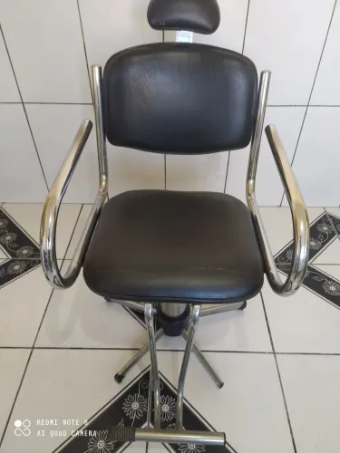 Cadeira de Barbeiro - Oportunidade - leia o anúncio.