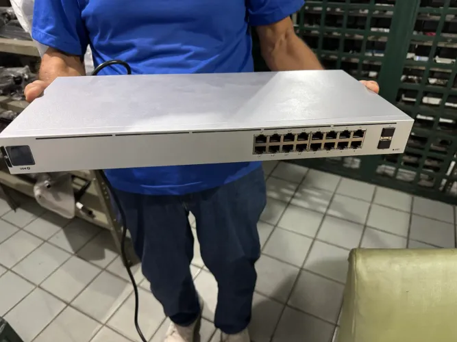 Switch de rede Ubitiqui Unifi 16 POE