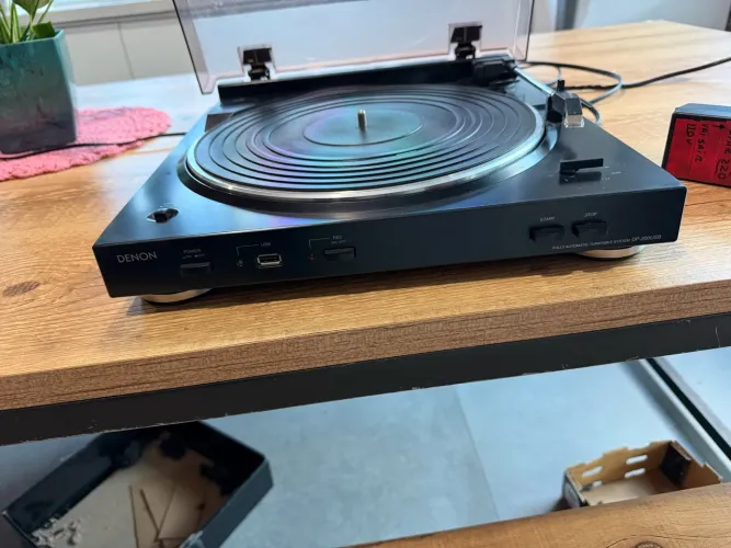 Toca Discos Denon DP-200UhhSB com USB
