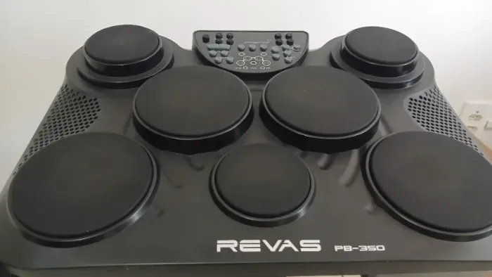 Bateria eletrônica - Revas PB 350 - Com estante e cases