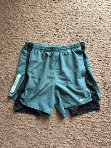 shorts nike running 2 em 1 m