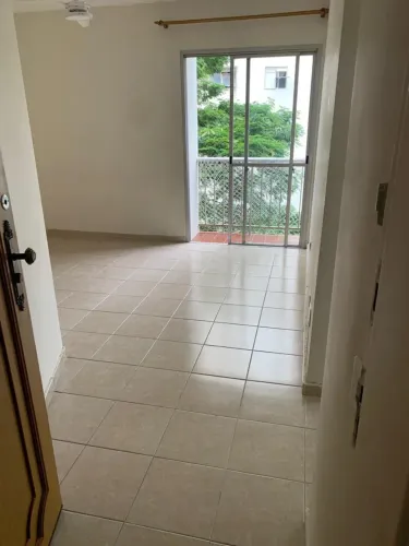 Imóvel para aluguel e venda tem 45 metros quadrados com 1 quarto em Vila Uberabinha - São