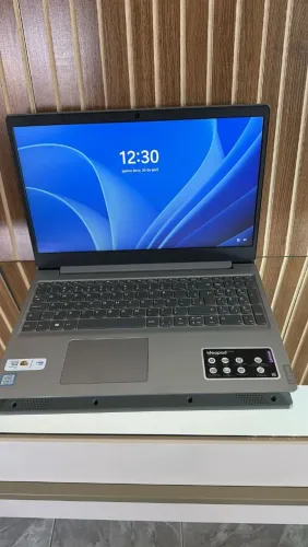 NOTEBOOK Lenovo i3 8ª GERAÇÃO | SSD 240GB | 15.6" | TECLADO NUMÉRICO