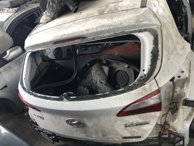 Tampa de mala Hyundai Hb20
