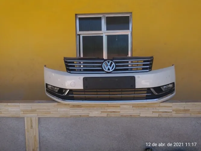 Para-choque dianteiro VW Passat 2011