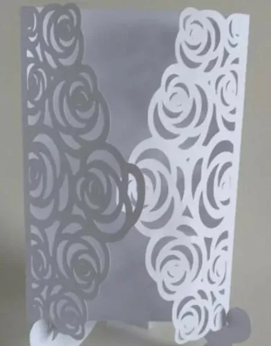 Capa para convite cortada à laser LUXO