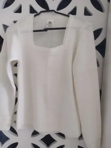 Blusa em lãzinha, branca, usada,Tam P