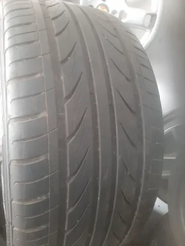 Pneu 275 35 20 Zr  Delinte Thunder par semi novo