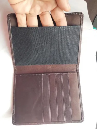 Carteira porta passaporte em couro legítimo 