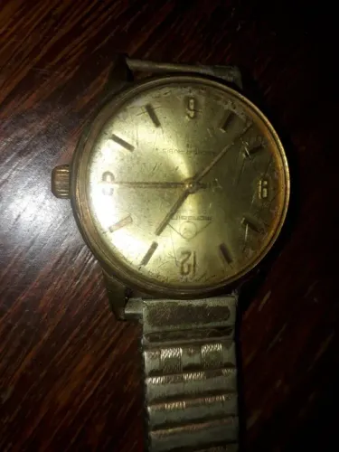 Relógio mondaine suíço banhado