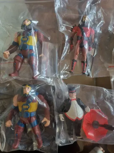 BONECOS SUPER POWERS - Vendo Separados
