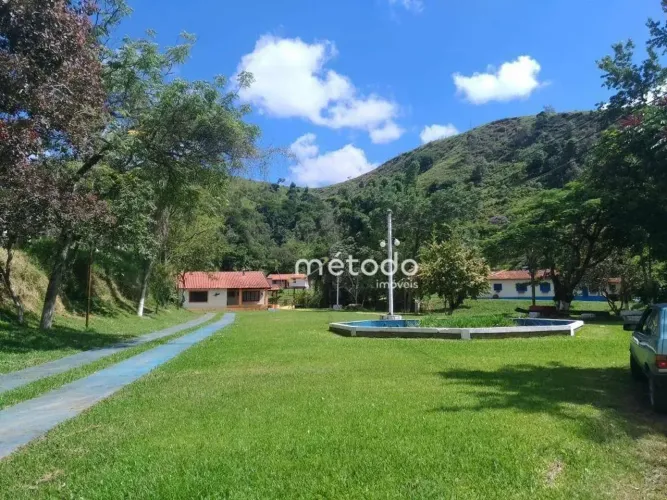 Sítio com 4 quartos à venda, 266200 m² por R$ 4.000.000 - Bairro Itapeti - Guararema/SP