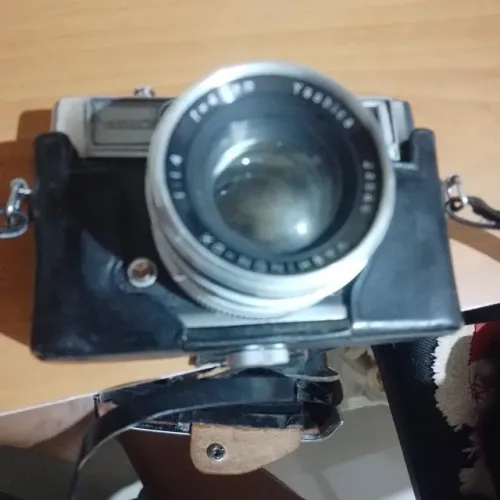 Máquina fotográfica antiga Yashica LYNX 14