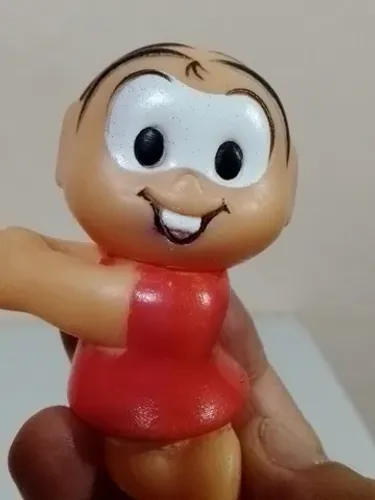 Brinquedo em vinil Mônica agarradinho 