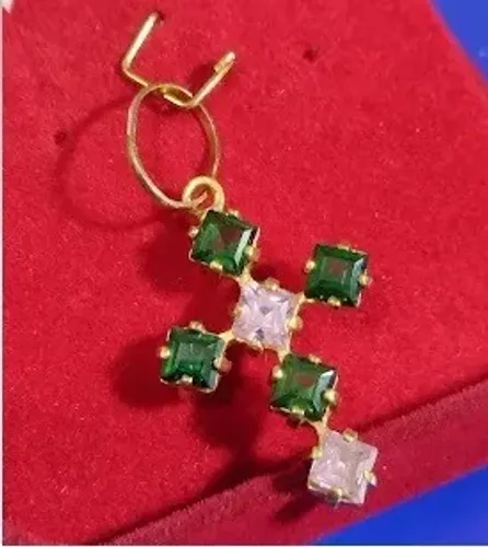 Pingente Cruz Pedras Zircônias 4 mm Peso 2.60 Gramas 22 mm Altura