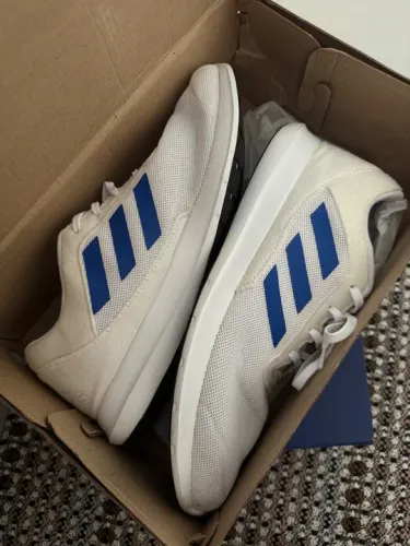 Tênis adidas corrida em ótimo estado