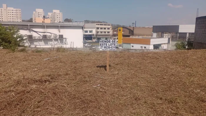 2 Terrenos em Colina de Vila Velha atrás da Renault