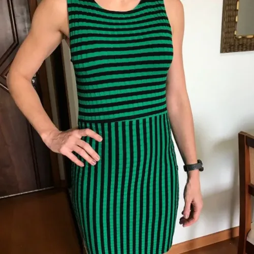 Vestido tubinho da marca - Canal - nunca foi usado.