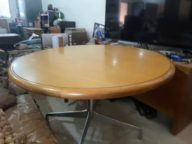 Mesa jantar ou reunião freijó redonda charles Eames Forma