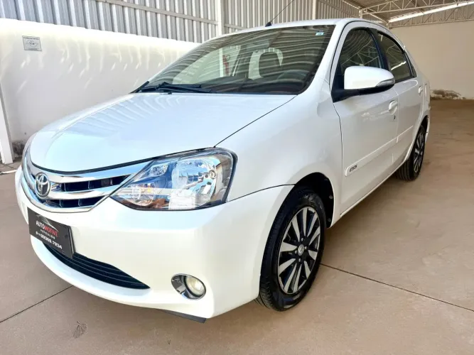 Toyota Etios sedan 1.5 Platinum 2016 manual 