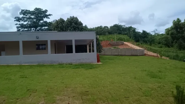 Linda Chácara de Lazer 