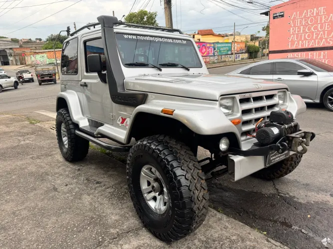 Troller T-4 4X4 2.8 TB Int. Cap. Rígida Diesel 2003