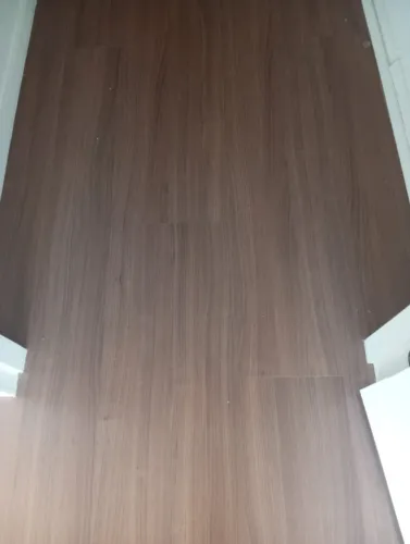 VENDO SEIS PEÇAS  DE PISO VINILÍCO CLICK TIPO MADEIRA