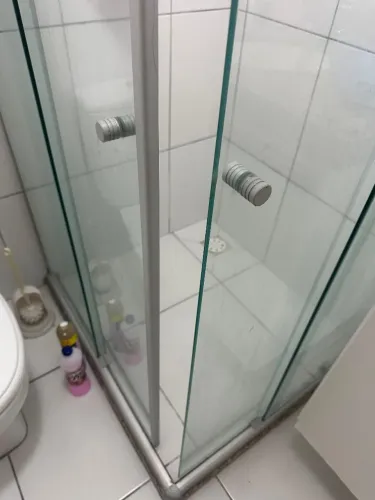 Manutenção de box e portas de vidro