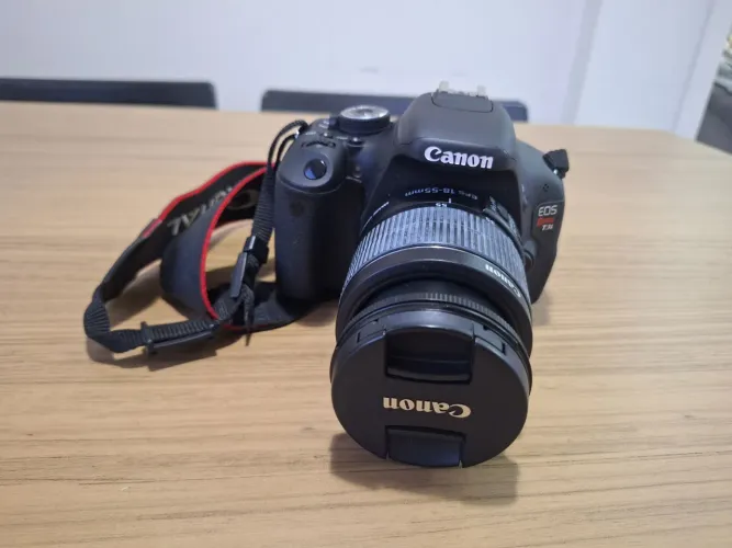 CÂMERA CANON REBEL T3I USADA 