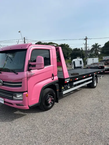 Volks 11-180 com plataforma 