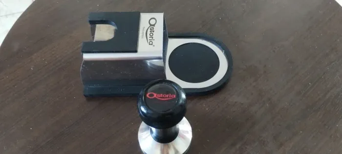 Tamper e Suporte de café Astoria
